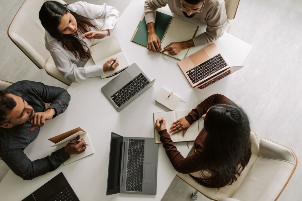 A Team of Proactive Digital Crisis Management Strategist